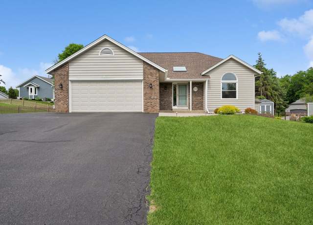 Property at 385 Highwood Drive Cir, Chaska, MN 55318, 4 beds, 2 baths