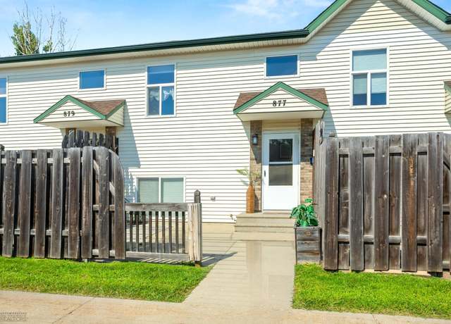 Property at 877 37th Ave N, Fargo, ND 58102, 2 beds, 1 bath