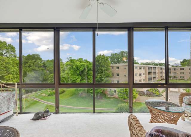 Property at 4360 Brookside Ct #305, Edina, MN 55436, 2 beds, 2 baths