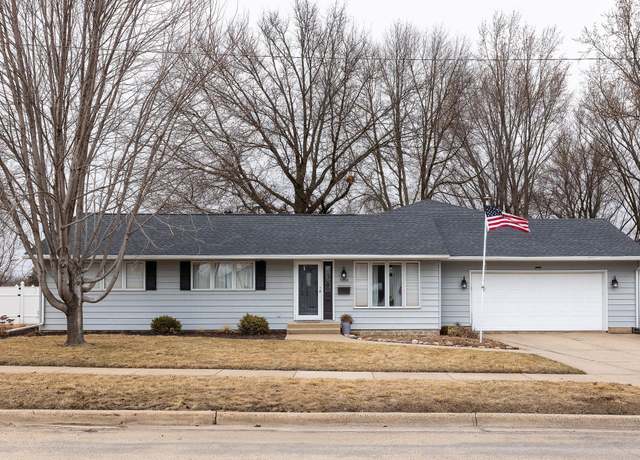 Property at 1206 19th Ave SW, Austin, MN 55912, 4 beds, 2 baths