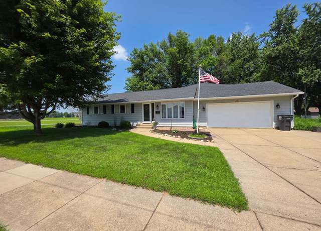 Property at 1206 19th Ave SW, Austin, MN 55912, 4 beds, 2 baths