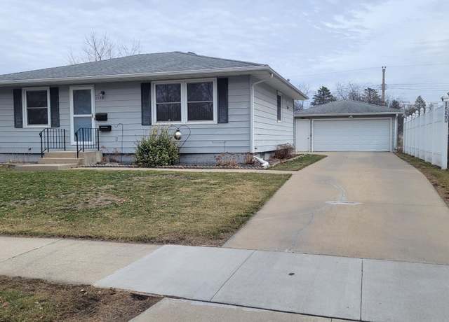 Property at 1550 9th Ave SE, Rochester, MN 55904, 3 beds, 2 baths