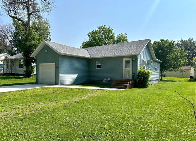 Property at 1208 Apel Ave, Worthington, MN 56187, 2 beds, 1 bath