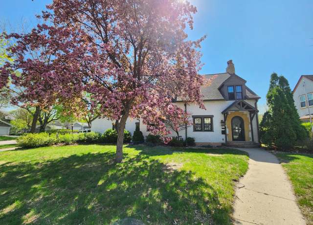 Property at 425 N 3rd St, Saint Peter, MN 56082, 4 beds, 3 baths