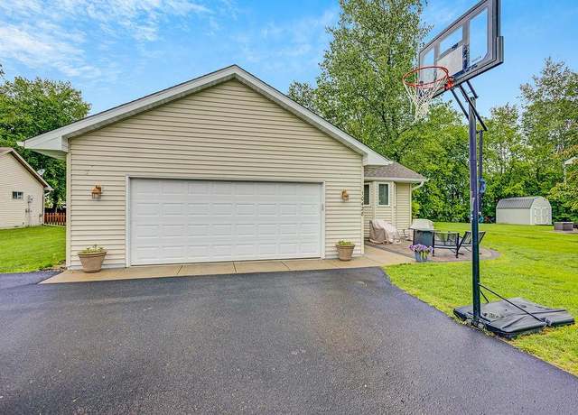 Property at 10428 N Martha Lake Dr, Chisago City, MN 55013, 4 beds, 2 baths
