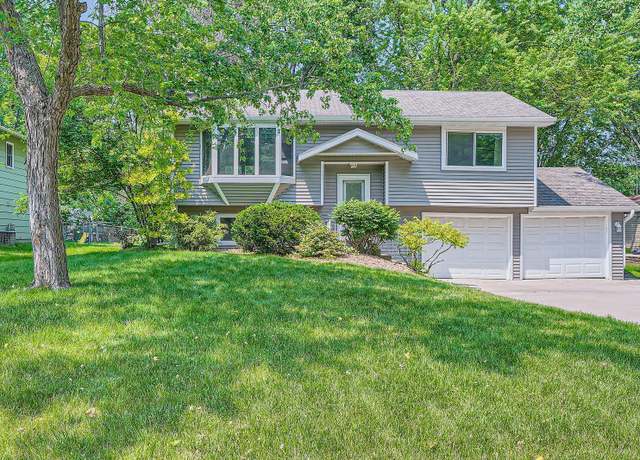Property at 5774 213th St N, Forest Lake, MN 55025, 4 beds, 1 bath