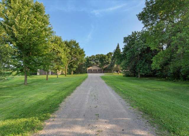 Property at 21901 Vista Rd, Hutchinson, MN 55350, 3 beds, 3 baths