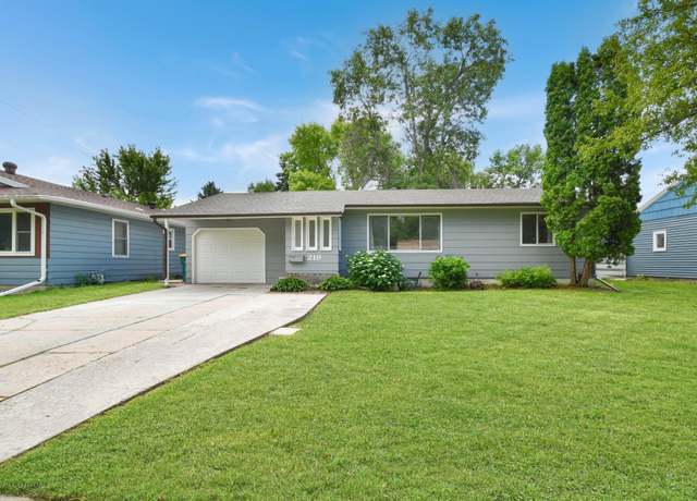 Property at 219 10th Ave E, Fargo, ND 58078, 3 beds, 1 bath
