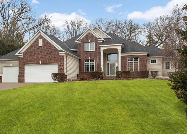 Property at 7699 128th St W, Apple Valley, MN 55124, 4 beds, 4 baths