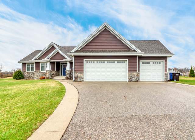 Property at 1986 Clear Creek Blvd, Detroit Lakes, MN 56501, 5 beds, 3 baths