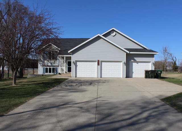 Property at 684 Eagle Dr SW, Melrose, MN 56352, 4 beds, 2 baths