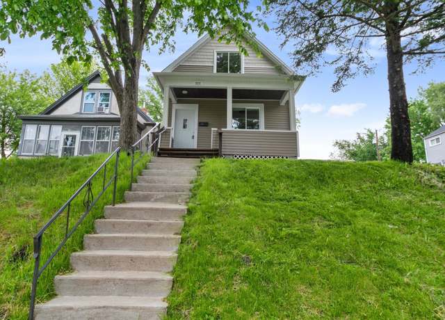 Property at 926 Earl St, Saint Paul, MN 55106, 5 beds, 3 baths