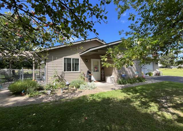 Property at 14691 Lynndale Dr, Baxter, MN 56425, 3 beds, 2 baths