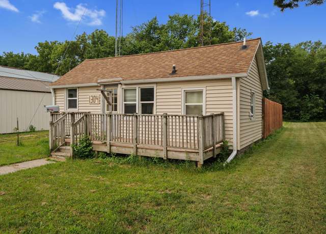 Property at 1304 4th St SE, Austin, MN 55912, 1 bed, 1 bath