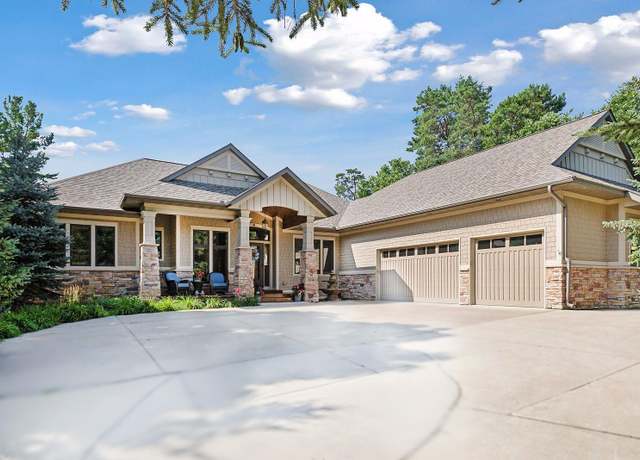 Property at 15719 Robinwood Dr, Minnetonka, MN 55345, 4 beds, 4 baths