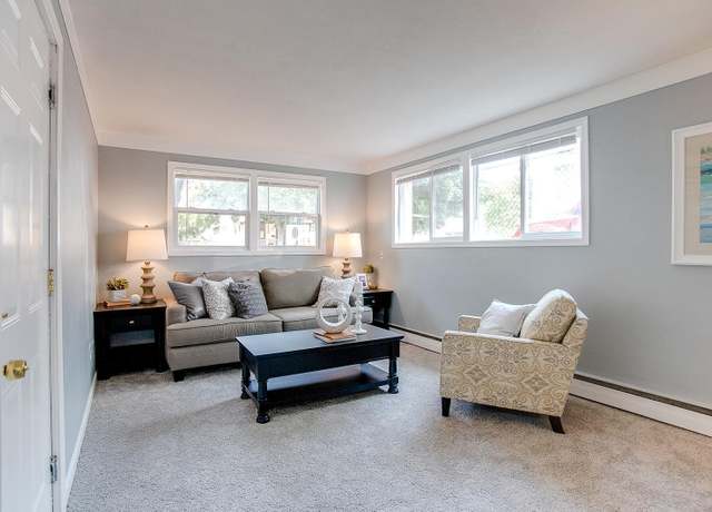 Property at 914 Burr St, Saint Paul, MN 55130, 5 beds, 4 baths