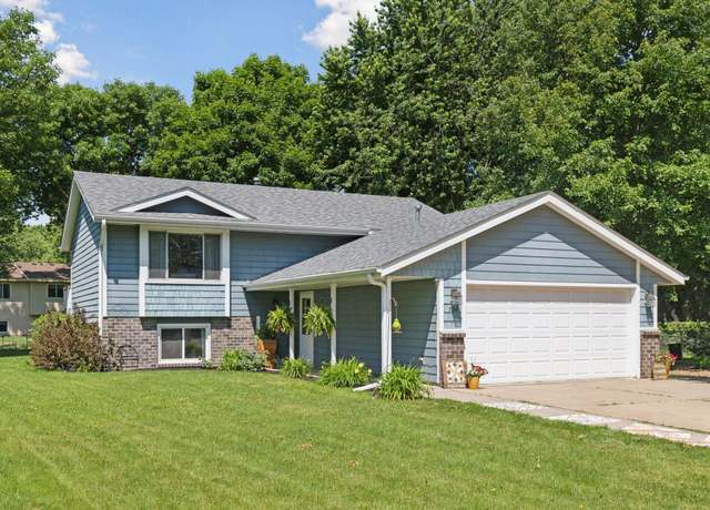 Property at 704 Lexington Ave N, New Prague, MN 56071, 3 beds, 2 baths