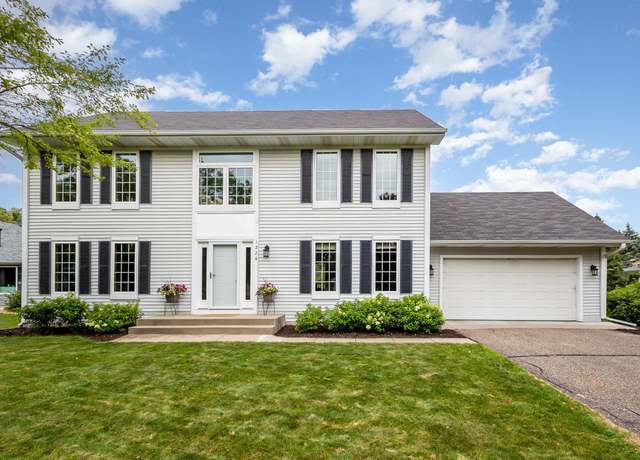 Property at 1224 Silverwood Ct, Saint Paul, MN 55125, 5 beds, 4 baths