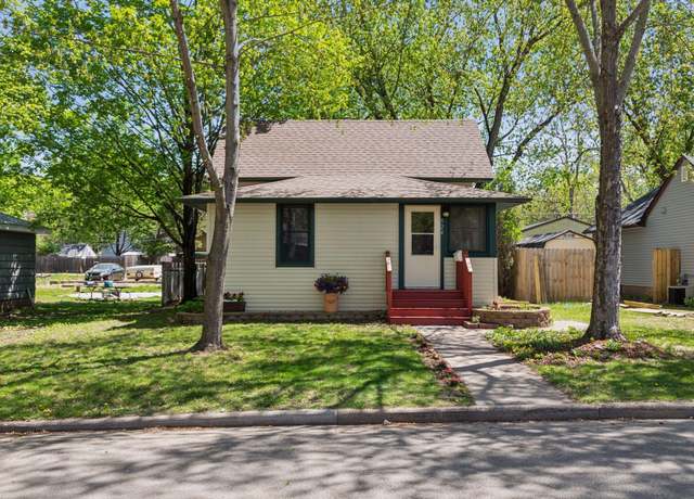 Property at 524 N Pearl St, River Falls, WI 54022, 3 beds, 2 baths