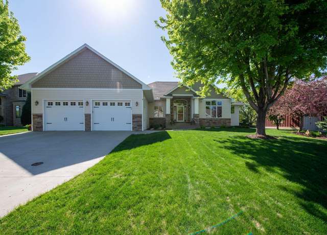Property at 26 Deerwood Ct, North Mankato, MN 56003, 4 beds, 3 baths
