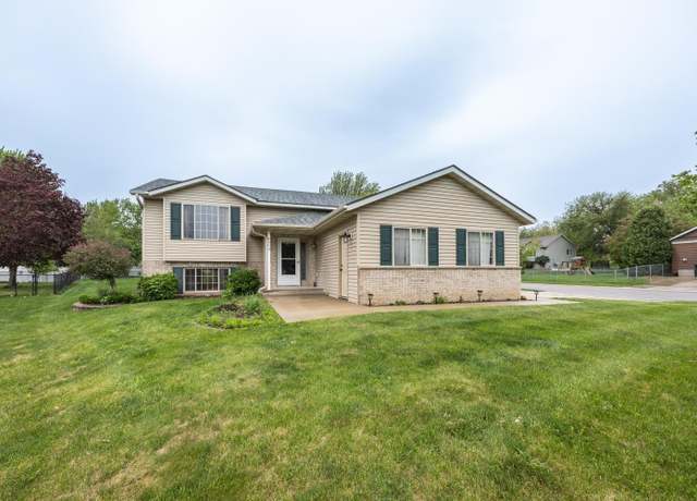 Property at 4563 Savannah Dr NW, Rochester, MN 55901, 4 beds, 2 baths