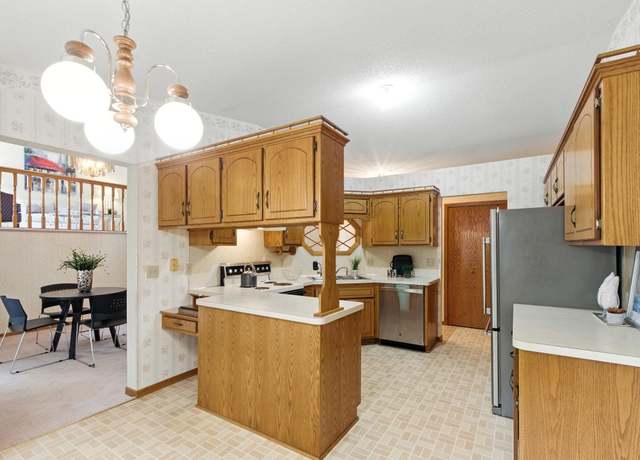 Property at 12769 88th Ave N, Maple Grove, MN 55369, 4 beds, 2 baths