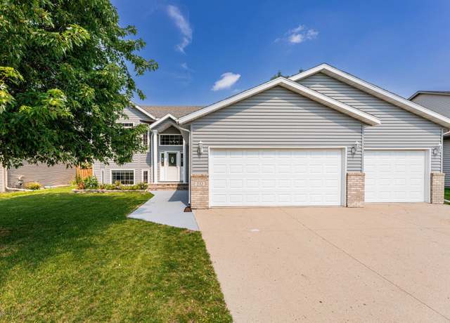 Property at 232 15th Ave W, West Fargo, ND 58078, 5 beds, 3 baths