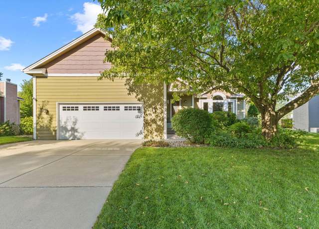 Property at 233 Woodridge Ln, Lino Lakes, MN 55014, 4 beds, 3 baths