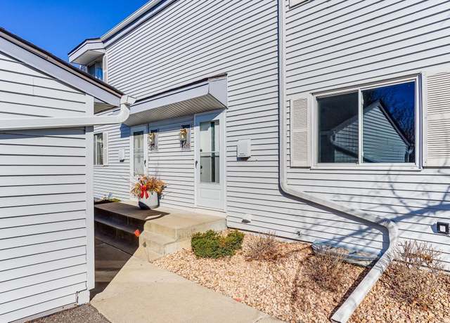 Property at 2285 Pond Ave E, Maplewood, MN 55119, 2 beds, 2 baths