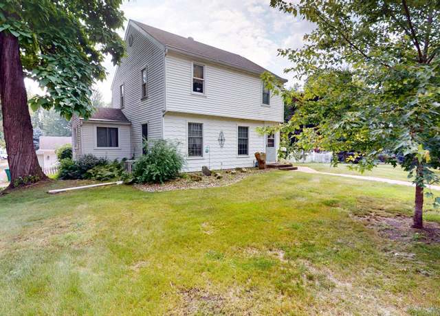 Property at 1015 W William St, Albert Lea, MN 56007, 2 beds, 3 baths