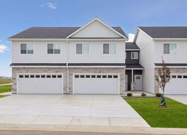 Property at 630 Franklin St, Roberts, WI 54023, 3 beds, 3 baths