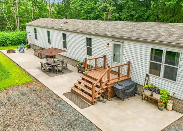 Property at 998 140th Ave, Apple River Twp, WI 54001, 3 beds, 2 baths