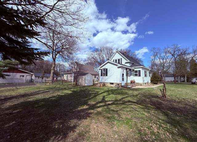 Property at 422 15th St SW, Willmar, MN 56201, 3 beds, 1 bath