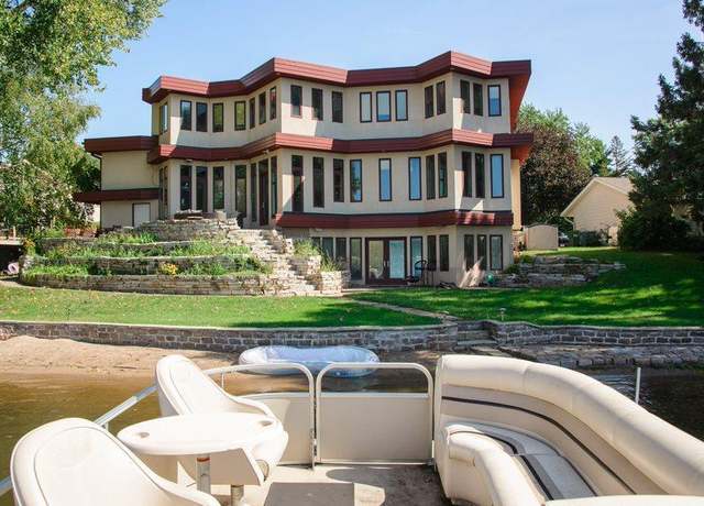 Property at 2182 Lakebrook Dr, New Brighton, MN 55112, 5 beds, 4 baths