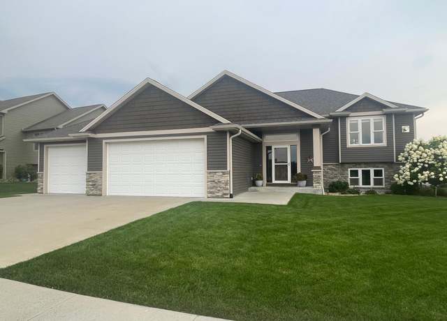 Property at 4609 Buckingham Dr NW, Rochester, MN 55901, 5 beds, 3 baths