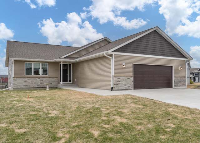 Property at 12 Kodiak Ct, North Mankato, MN 56003, 5 beds, 3 baths