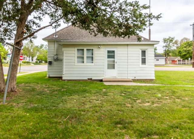 Property at 2320 3rd St N, Saint Cloud, MN 56303, 2 beds, 1 bath