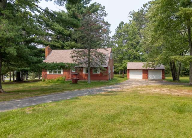 Property at 1323 Golf Course Rd, Grand Rapids, MN 55744, 4 beds, 2 baths