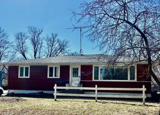 Property at 3421 20th Ave NW, Rochester, MN 55901, 4 beds, 3 baths
