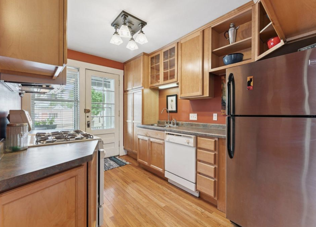 Property at 1725 Hague Ave #4, Saint Paul, MN 55104, 1 bed, 1 bath