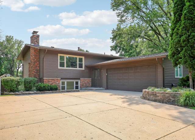 Property at 6727 80th Ave N, Brooklyn Park, MN 55445, 4 beds, 3 baths