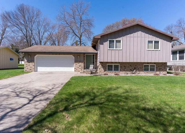 Property at 1223 N Concord St, Fergus Falls, MN 56537, 4 beds, 2 baths