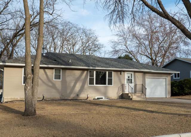 Property at 1601 6th St SW, Willmar, MN 56201, 5 beds, 2 baths