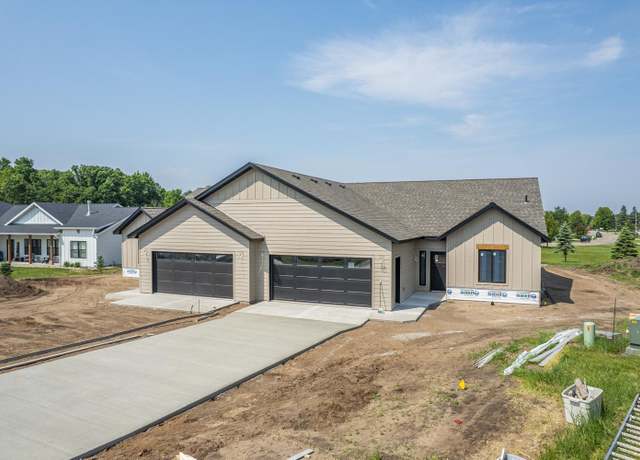 Property at 118 Altavista Dr, Detroit Lakes, MN 56501, 3 beds, 2 baths