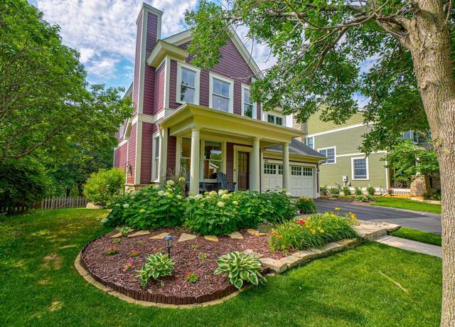 Property at 431 Country Rd, Stillwater, MN 55082, 3 beds, 3 baths