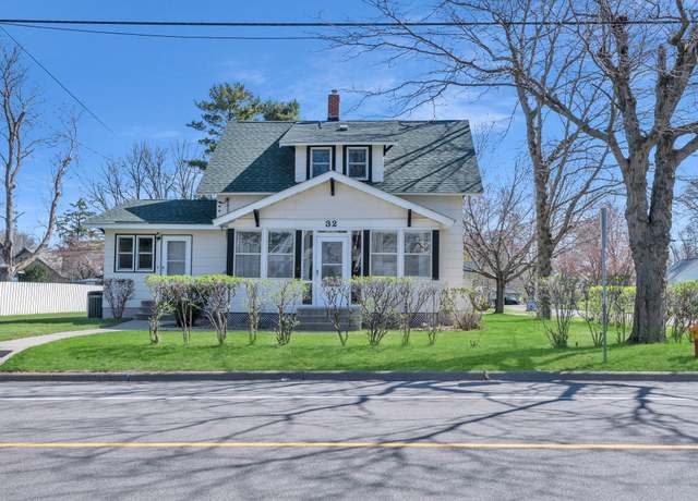Property at 32 6th Ave S, Sauk Rapids, MN 56379, 4 beds, 2 baths