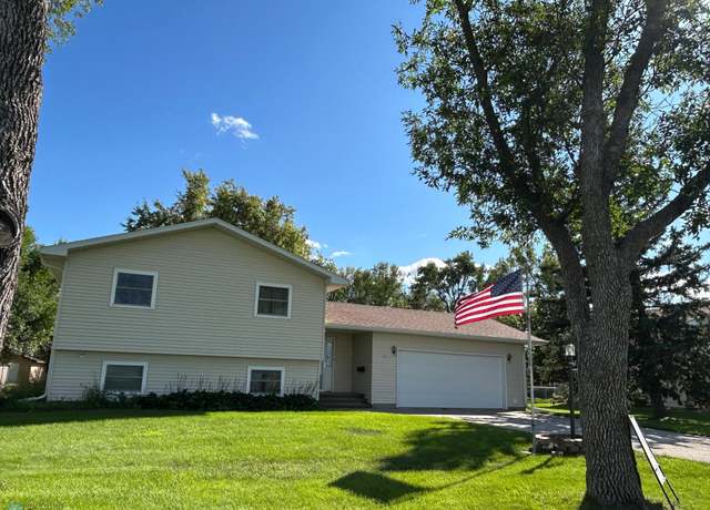 Property at 132 5th St N, Casselton, ND 58012, 4 beds, 2 baths