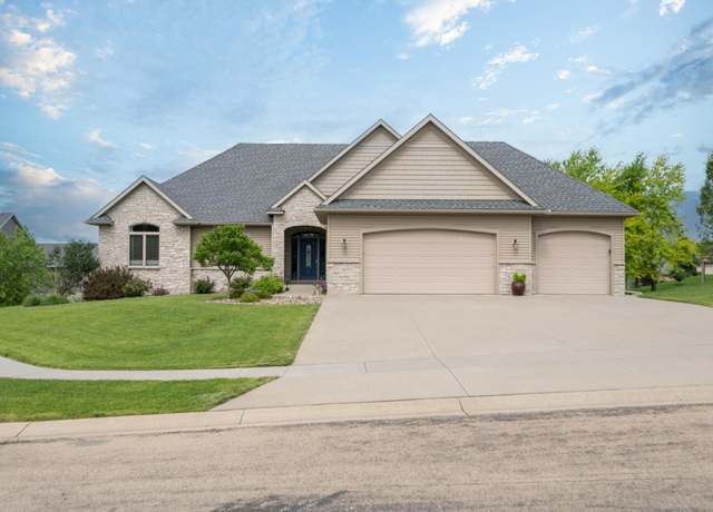 Property at 1440 Echo Ridge Rd SW, Rochester, MN 55902, 5 beds, 3 baths