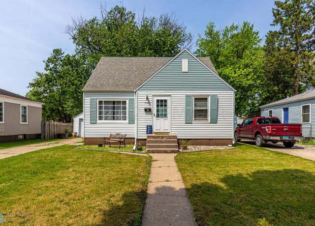 Property at 1538 10 St N, Fargo, ND 58102, 3 beds, 1 bath