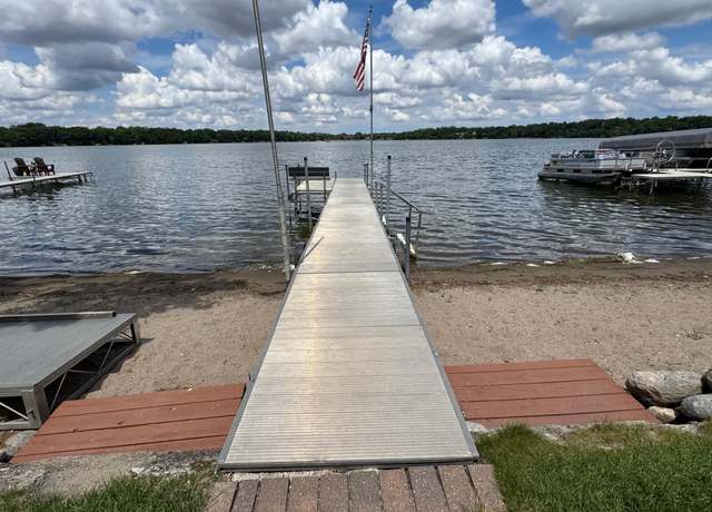 Property at 1370 Oak Beach Dr, Fairmont, MN 56031, 4 beds, 2 baths